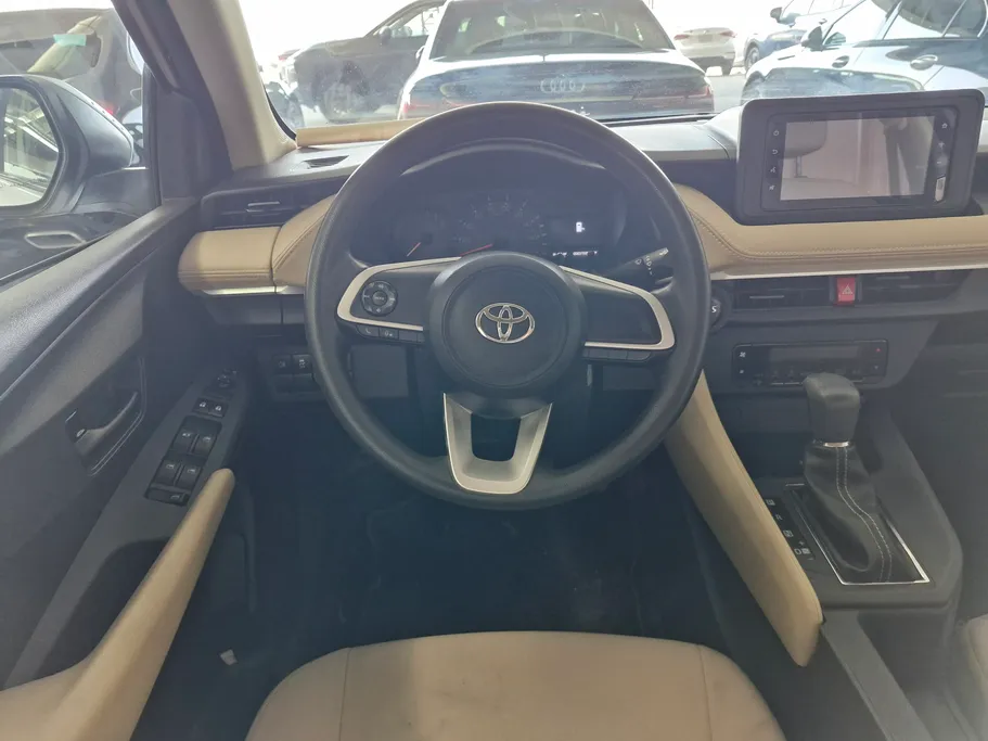 2023 Toyota Yaris  Y 