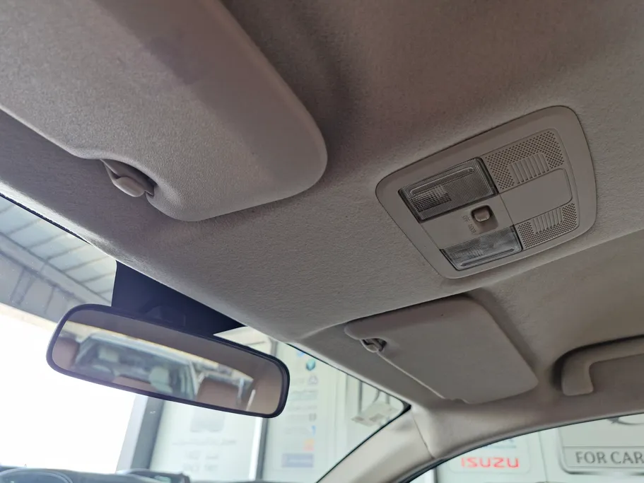 2023 Toyota Yaris  Y 