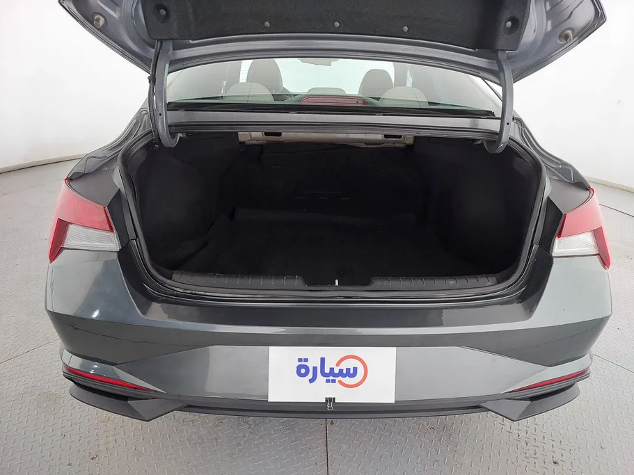 2023 Hyundai Elantra Smart 