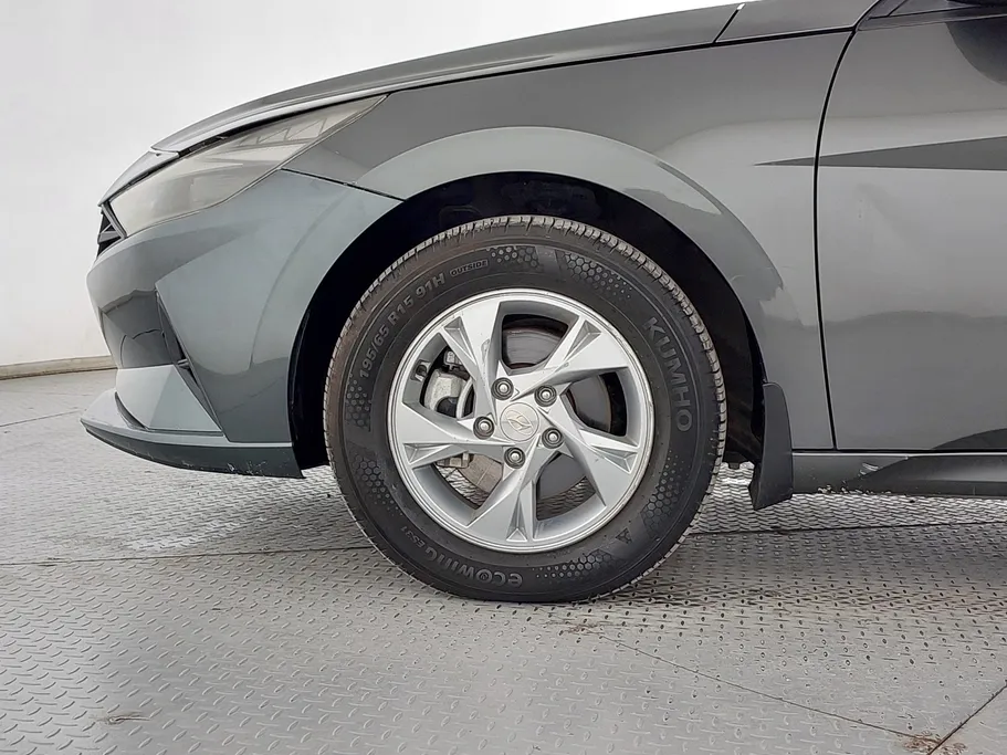 2023 Hyundai Elantra Smart 