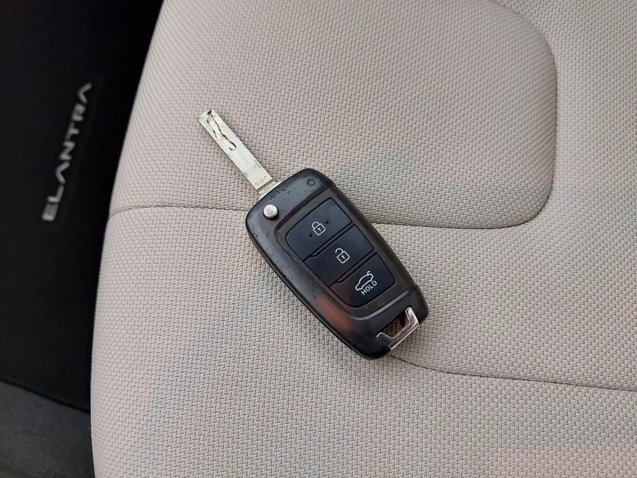 2023 Hyundai Elantra Smart 