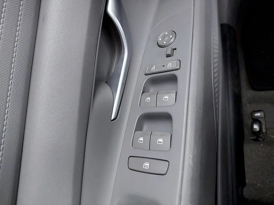 2023 Hyundai Elantra Smart 