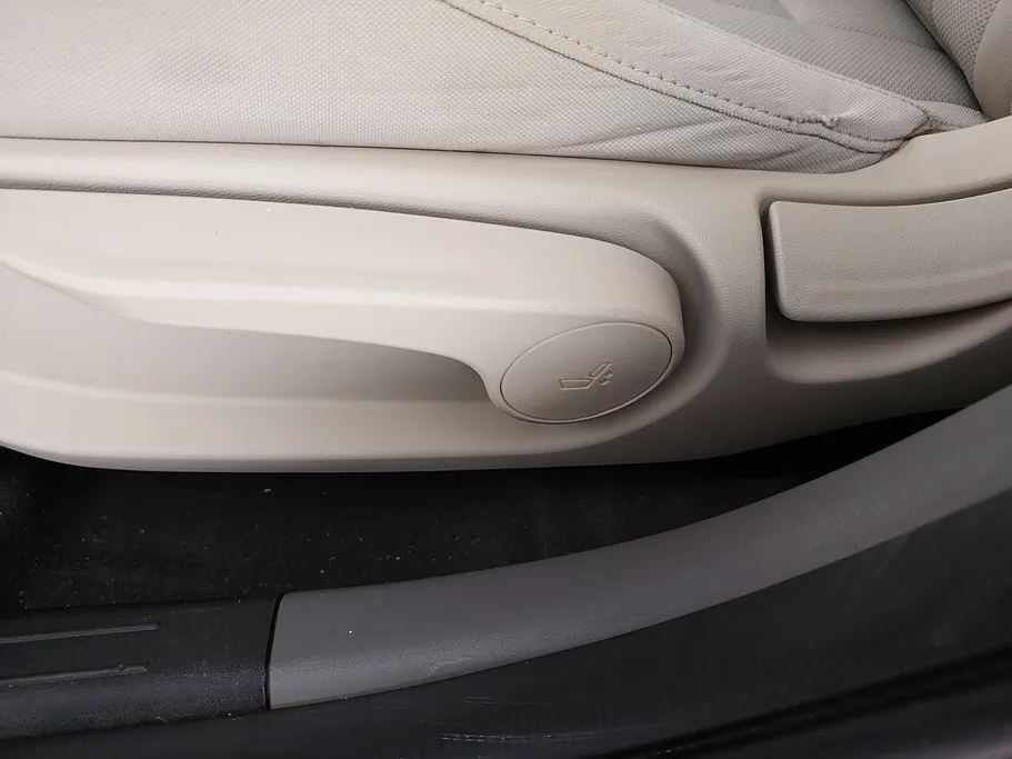 2023 Hyundai Elantra Smart 