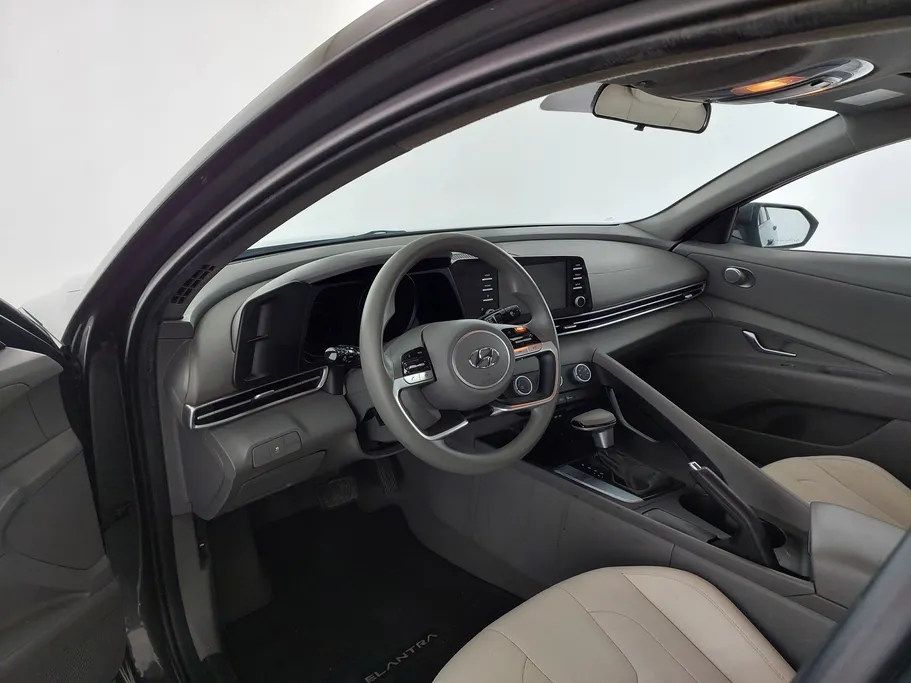 2023 Hyundai Elantra Smart 