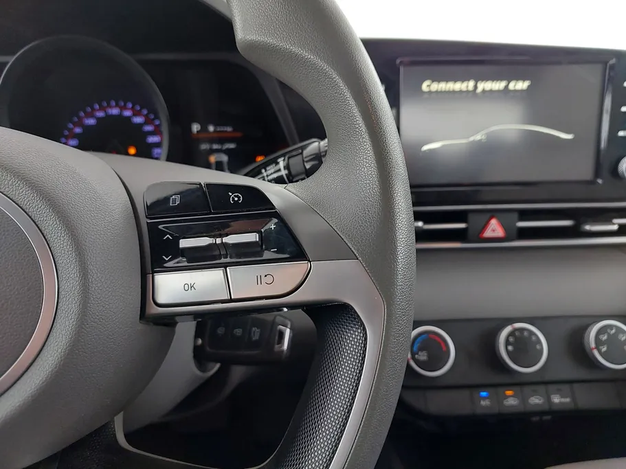 2023 Hyundai Elantra Smart 