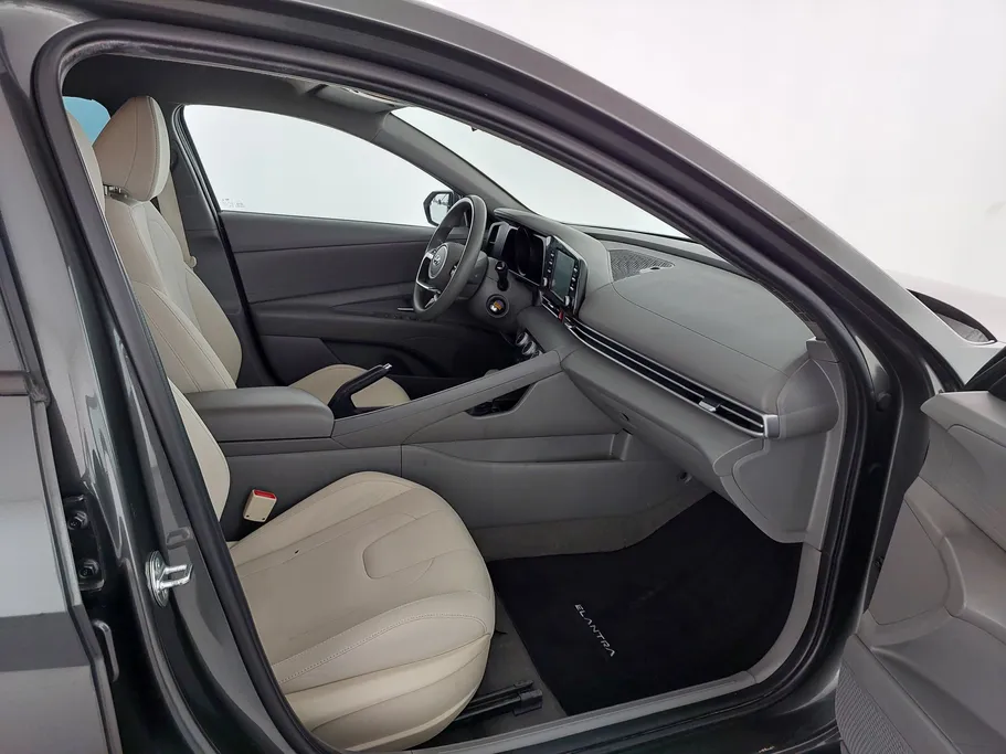 2023 Hyundai Elantra Smart 