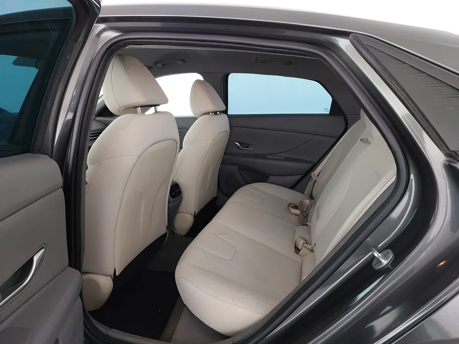 2023 Hyundai Elantra Smart 