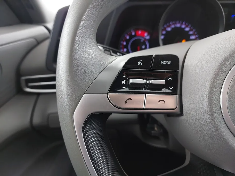 2023 Hyundai Elantra Smart 