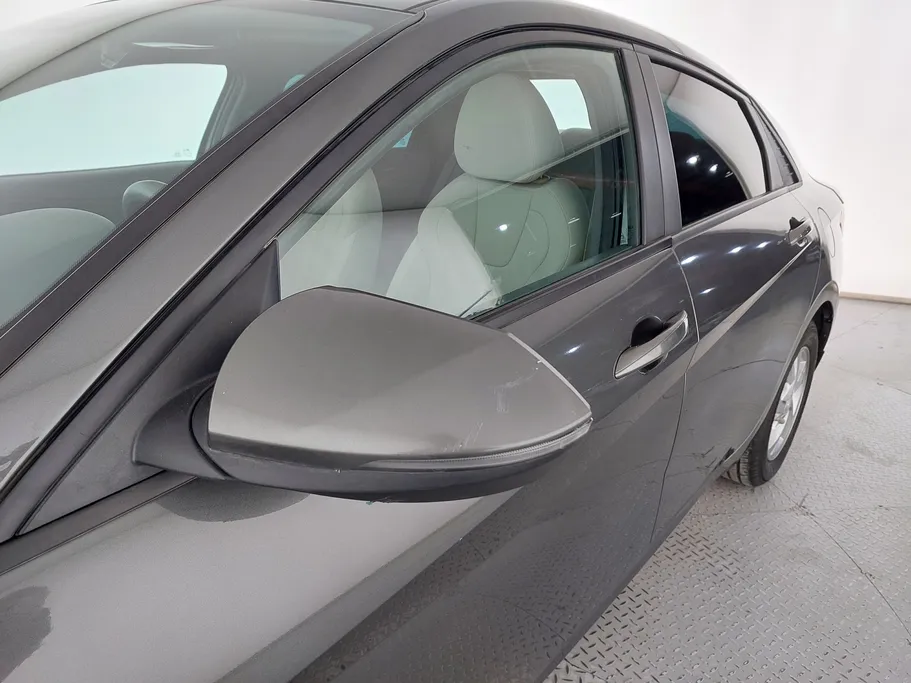 2023 Hyundai Elantra Smart 