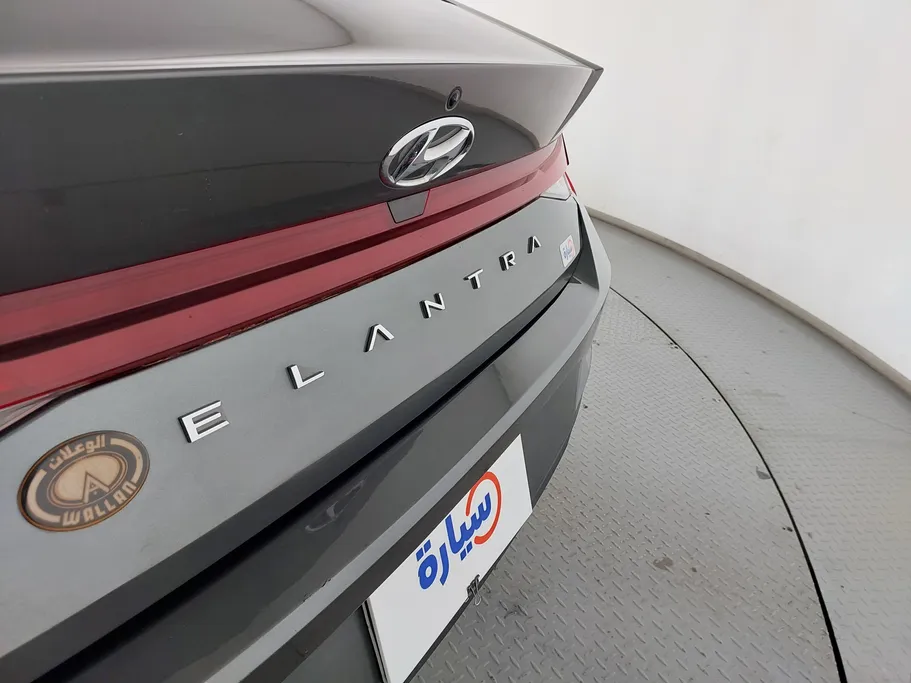 2023 Hyundai Elantra Smart 