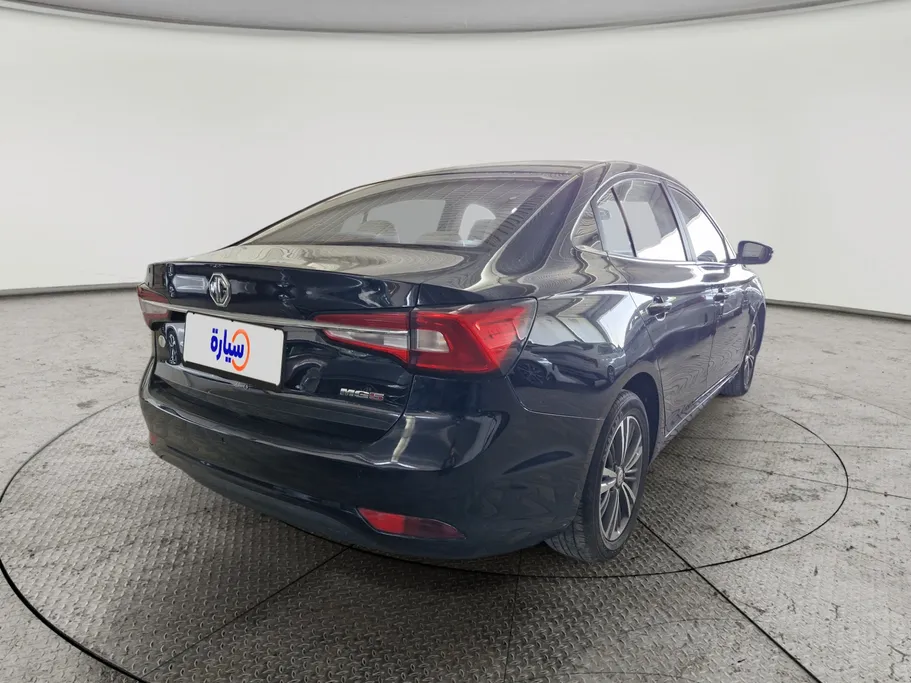 ام جي 5 LUX 2023 