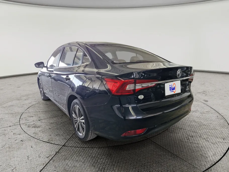 ام جي 5 LUX 2023 