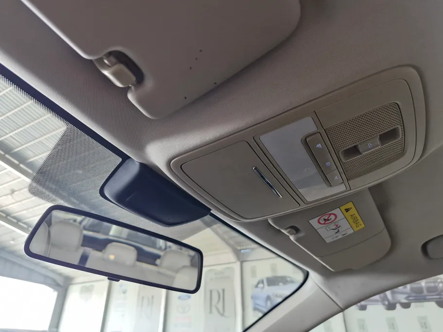 ام جي 5 LUX 2023 