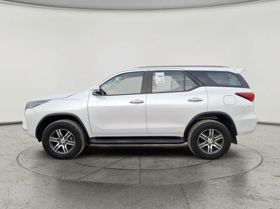 2023 Toyota Fortuner VX 