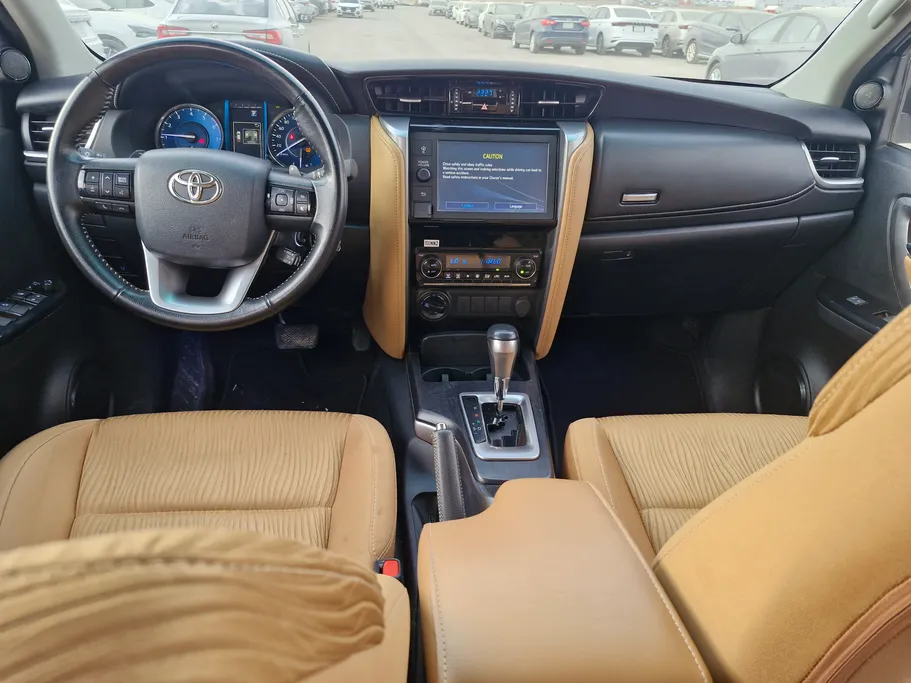 2023 Toyota Fortuner VX 