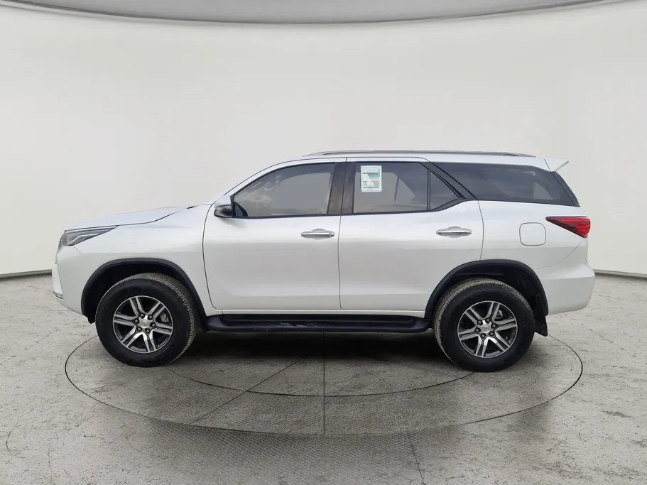 تويوتا فورتشنر VX1 2023 