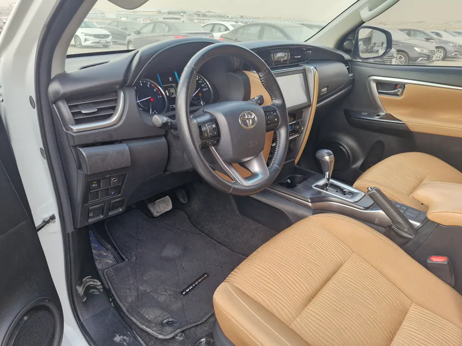 تويوتا فورتشنر VX1 2023 