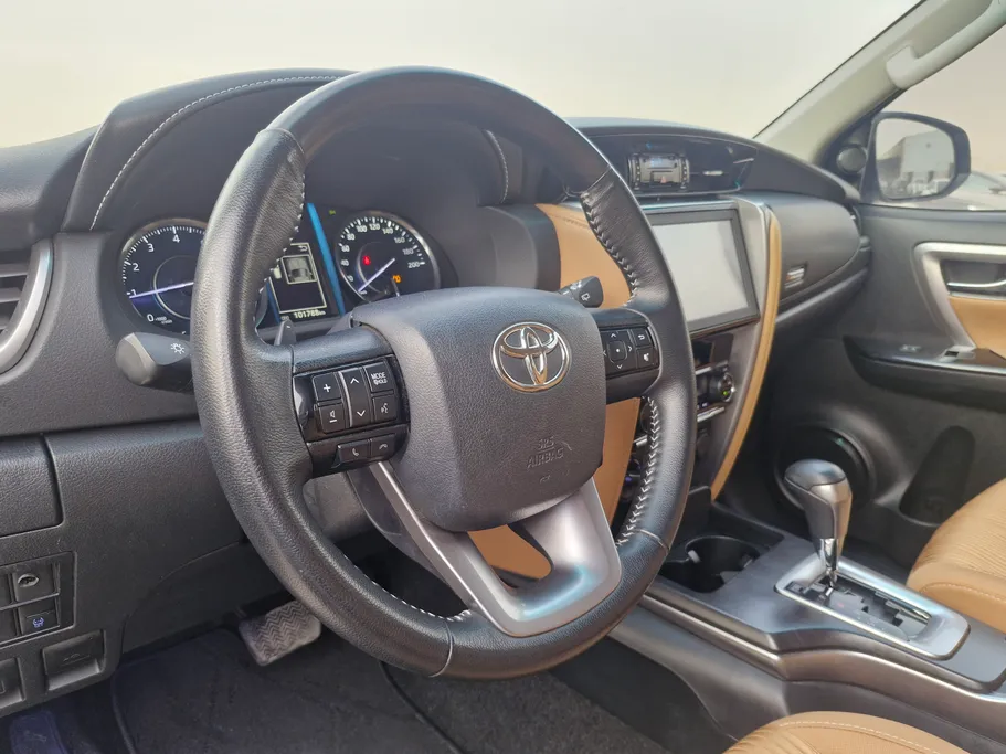 تويوتا فورتشنر VX1 2023 