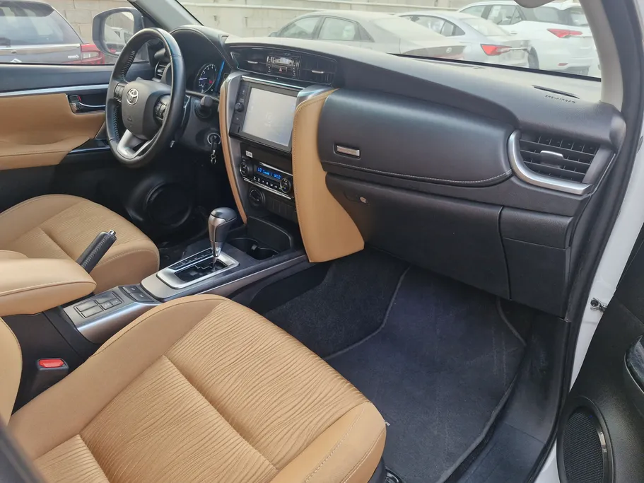 تويوتا فورتشنر VX1 2023 