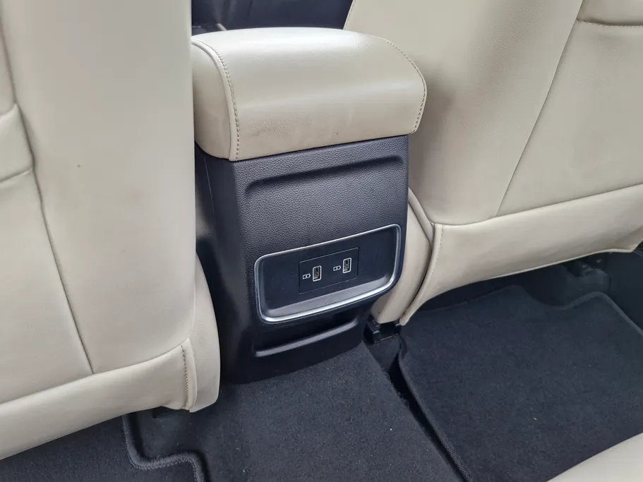 ام جي 5 LUX 2023 