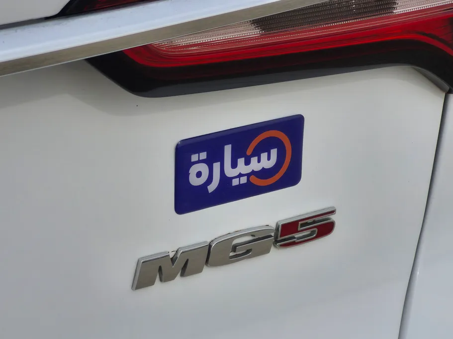 2023 MG 5 LUX 