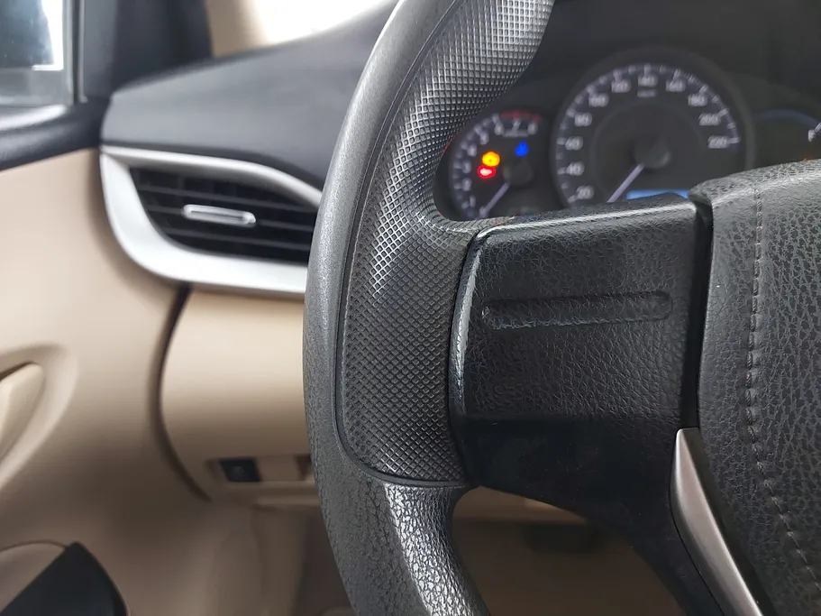 تويوتا يارس Y 2019 