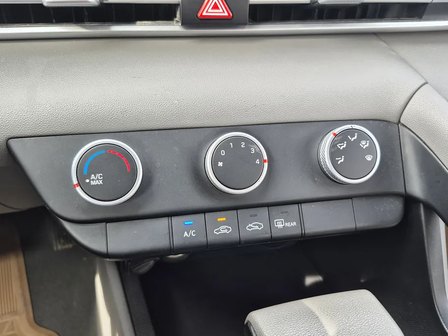 2024 Hyundai Elantra Fleet 