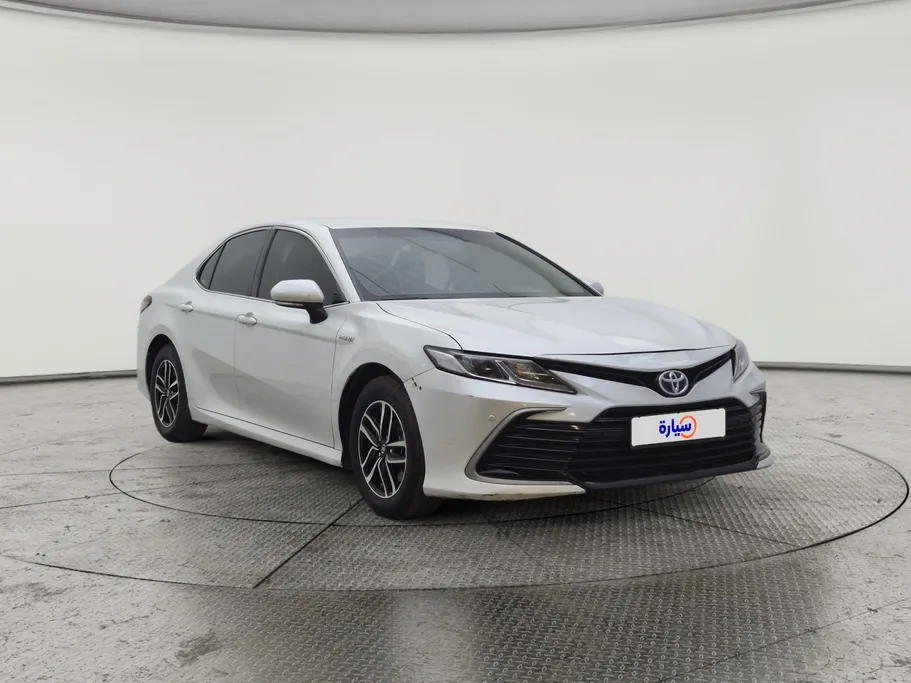 تويوتا كامري LE HEV 2023 