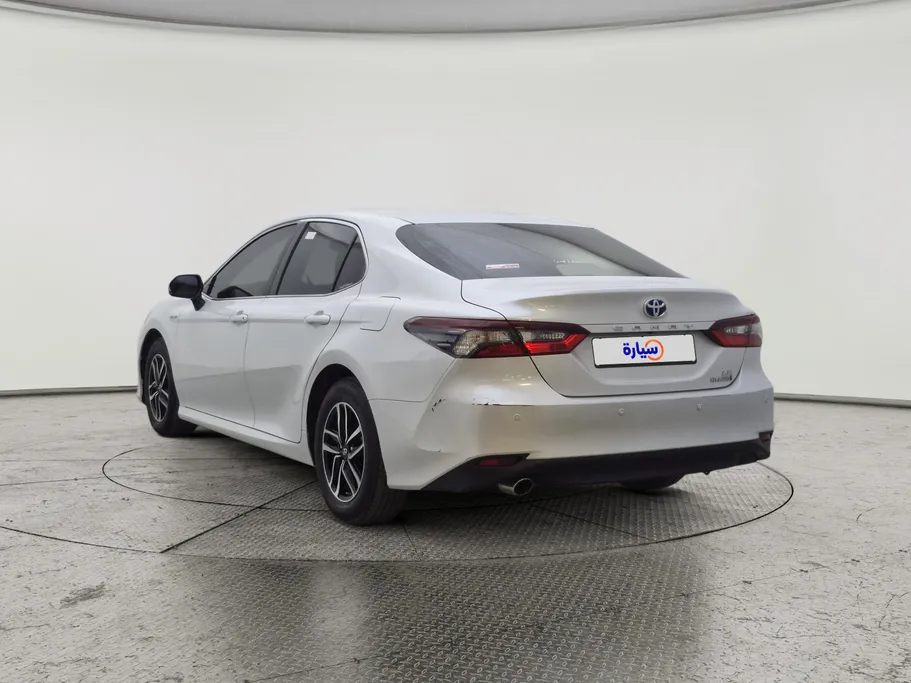 تويوتا كامري LE HEV 2023 