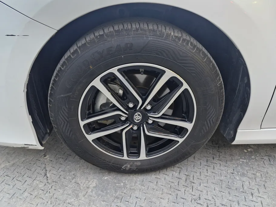 تويوتا كامري LE HEV 2023 