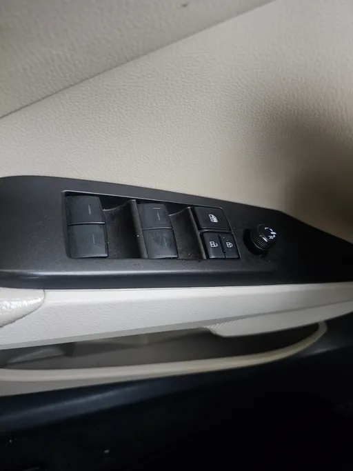 2023 Toyota Camry  LE HEV 