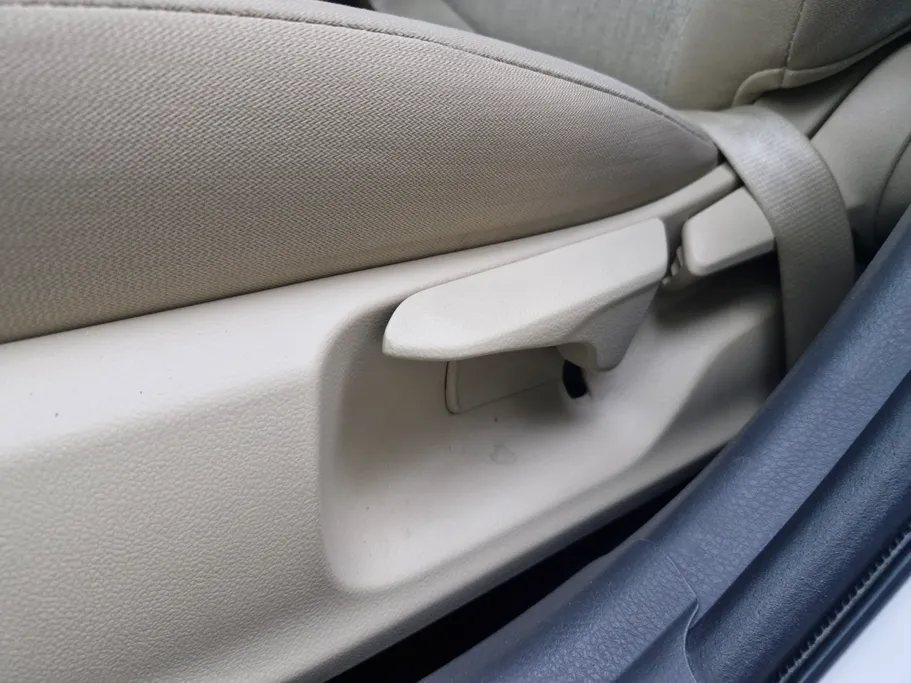 تويوتا كامري LE HEV 2023 