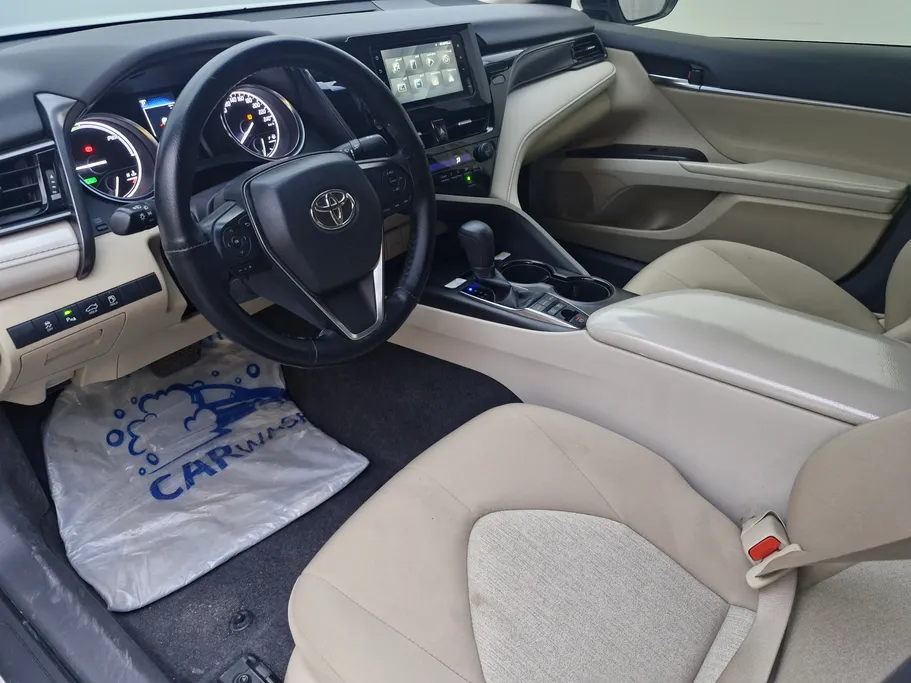 تويوتا كامري LE HEV 2023 