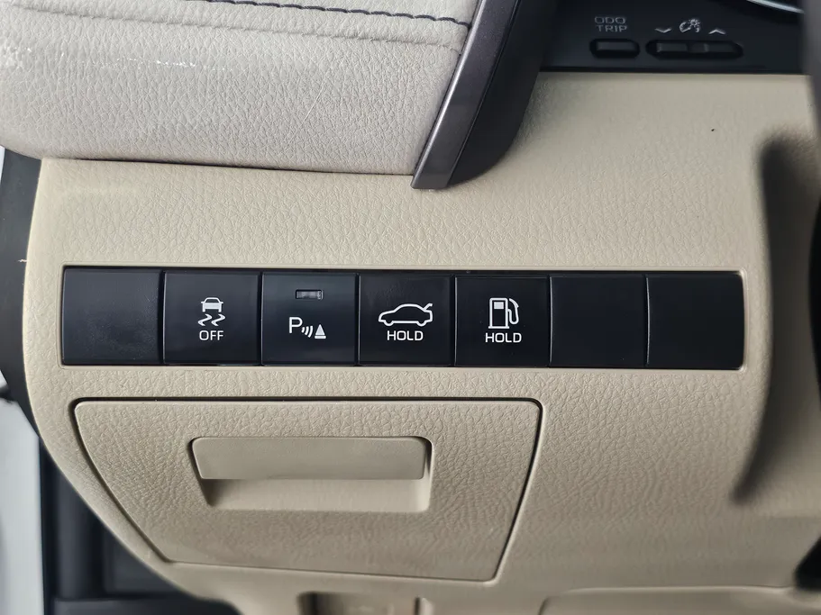 2023 Toyota Camry  LE HEV 