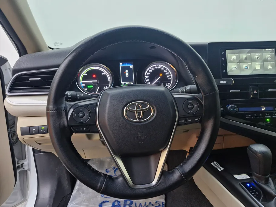 تويوتا كامري LE HEV 2023 