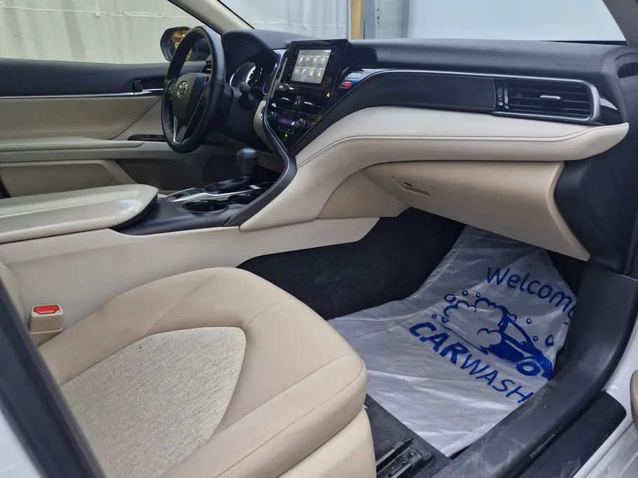 تويوتا كامري LE HEV 2023 