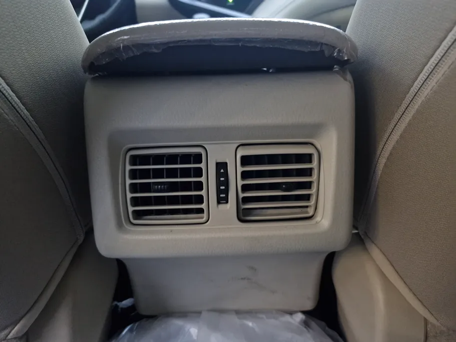 تويوتا كامري LE HEV 2023 