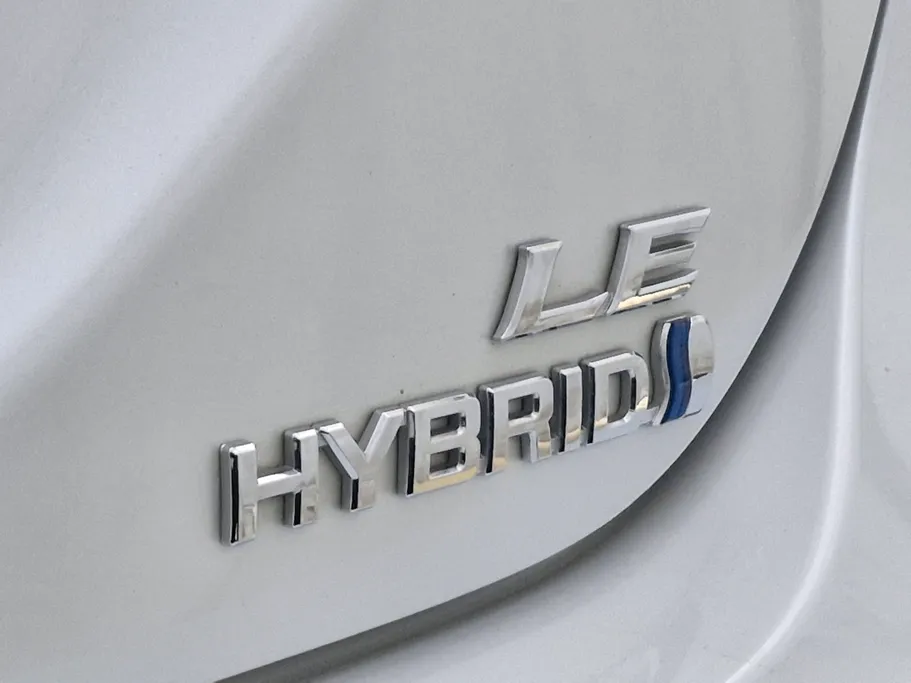 تويوتا كامري LE HEV 2023 