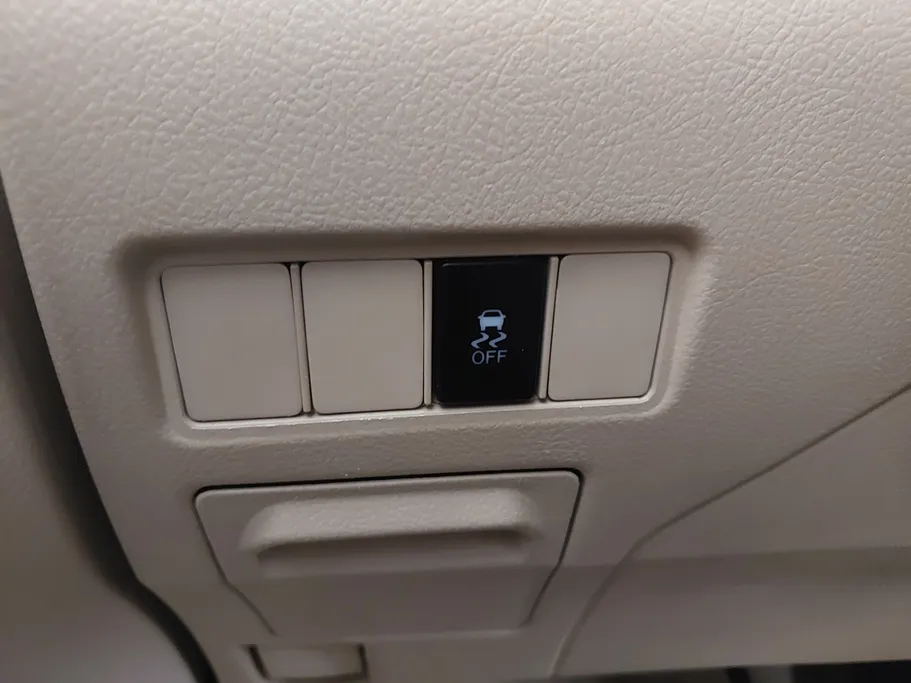 تويوتا يارس Y 2022 