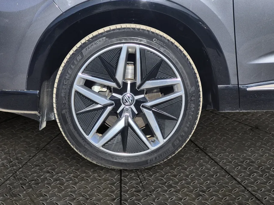 ام جي ويل لاكجري 2024 