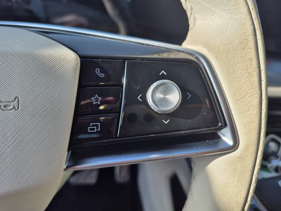 ام جي ويل لاكجري 2024 