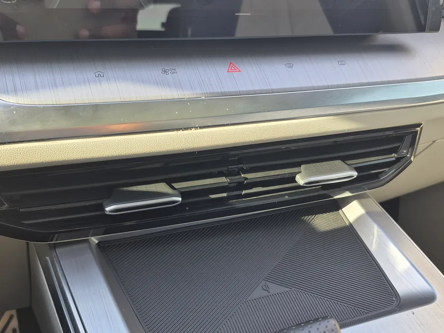 ام جي ويل لاكجري 2024 