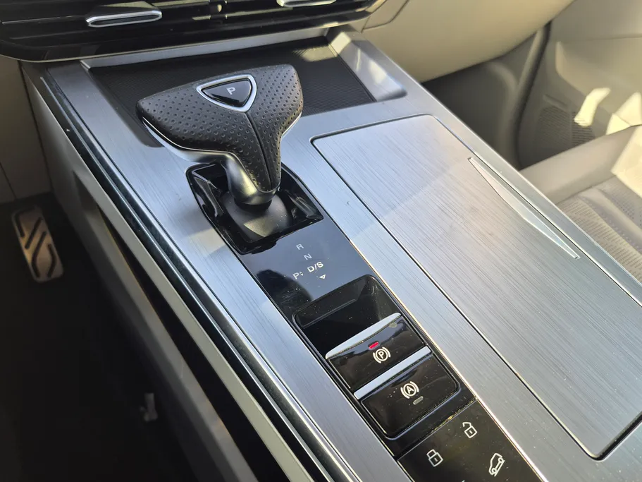 ام جي ويل لاكجري 2024 