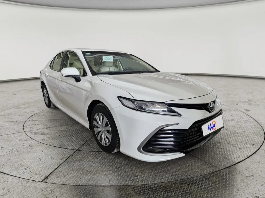 تويوتا كامري LE 2023 