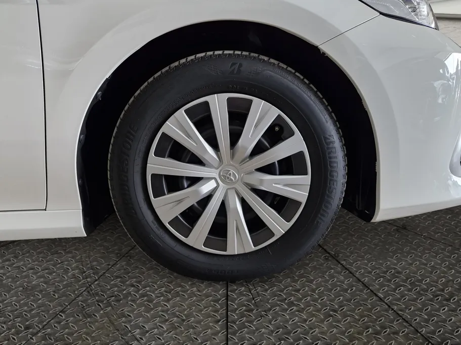 تويوتا كامري LE 2023 