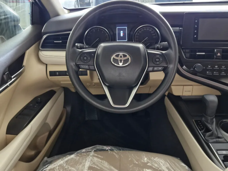 تويوتا كامري LE 2023 