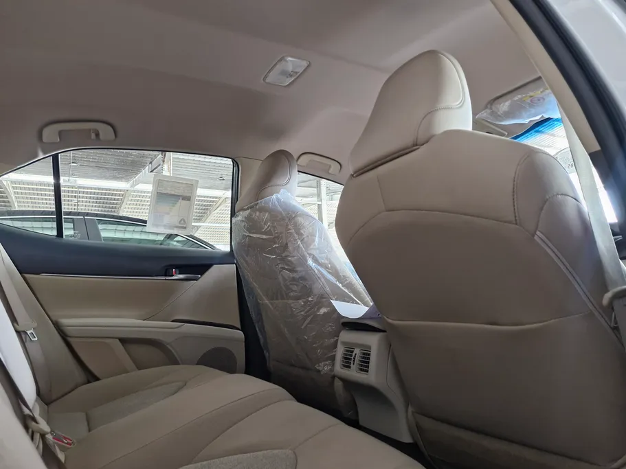 تويوتا كامري LE 2023 