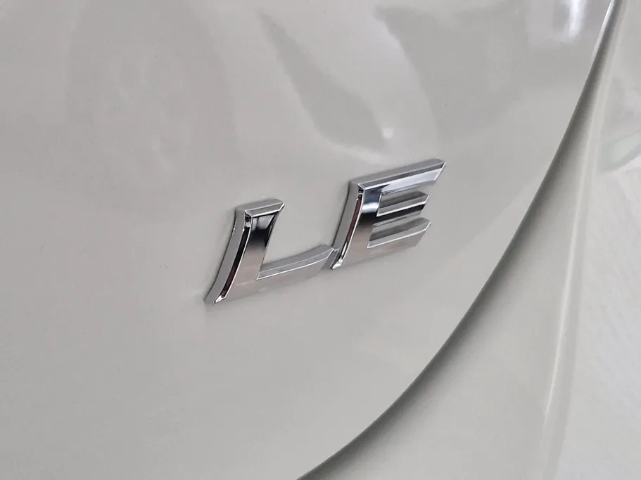 تويوتا كامري LE 2023 