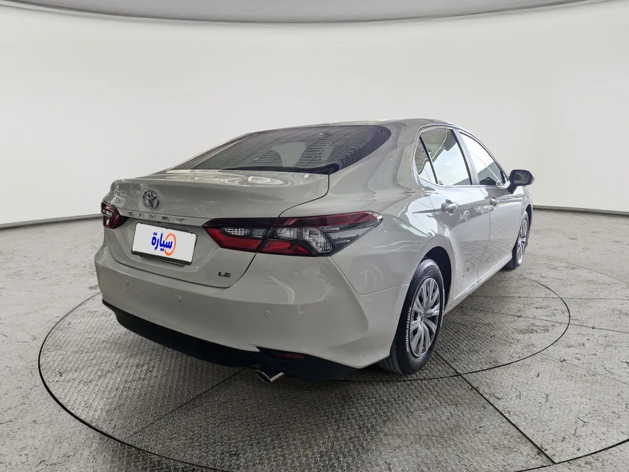 تويوتا كامري LE 2023 