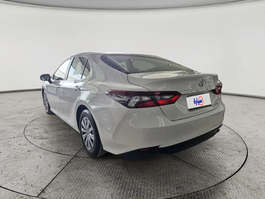 تويوتا كامري LE 2023 